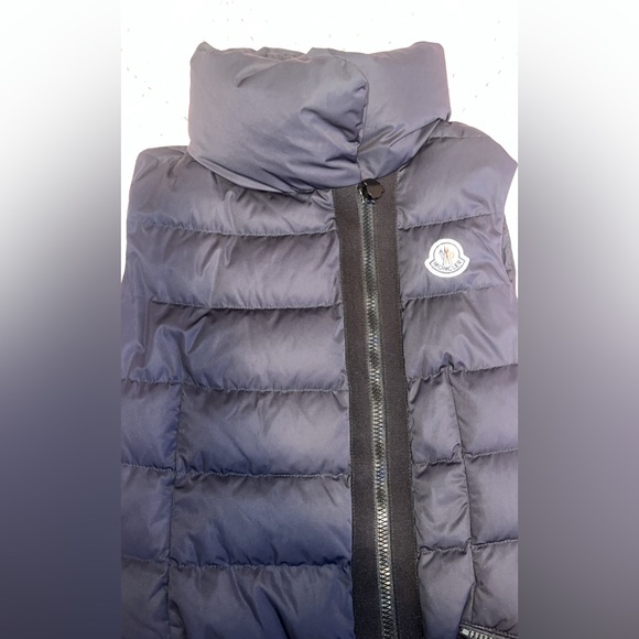 Women Moncler Vest - Picture 6 of 7